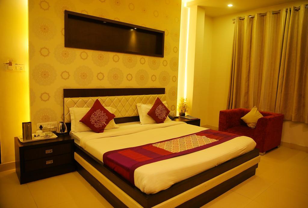 Hotel Rivera Palace Benares Buitenkant foto